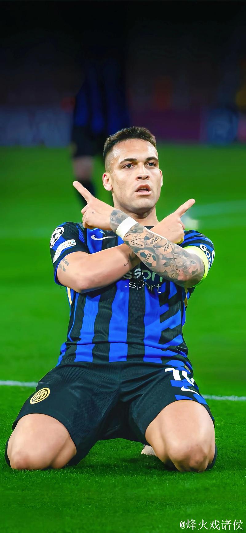 国米力克热那亚登顶意甲！劳塔罗传射与三大神锋齐名